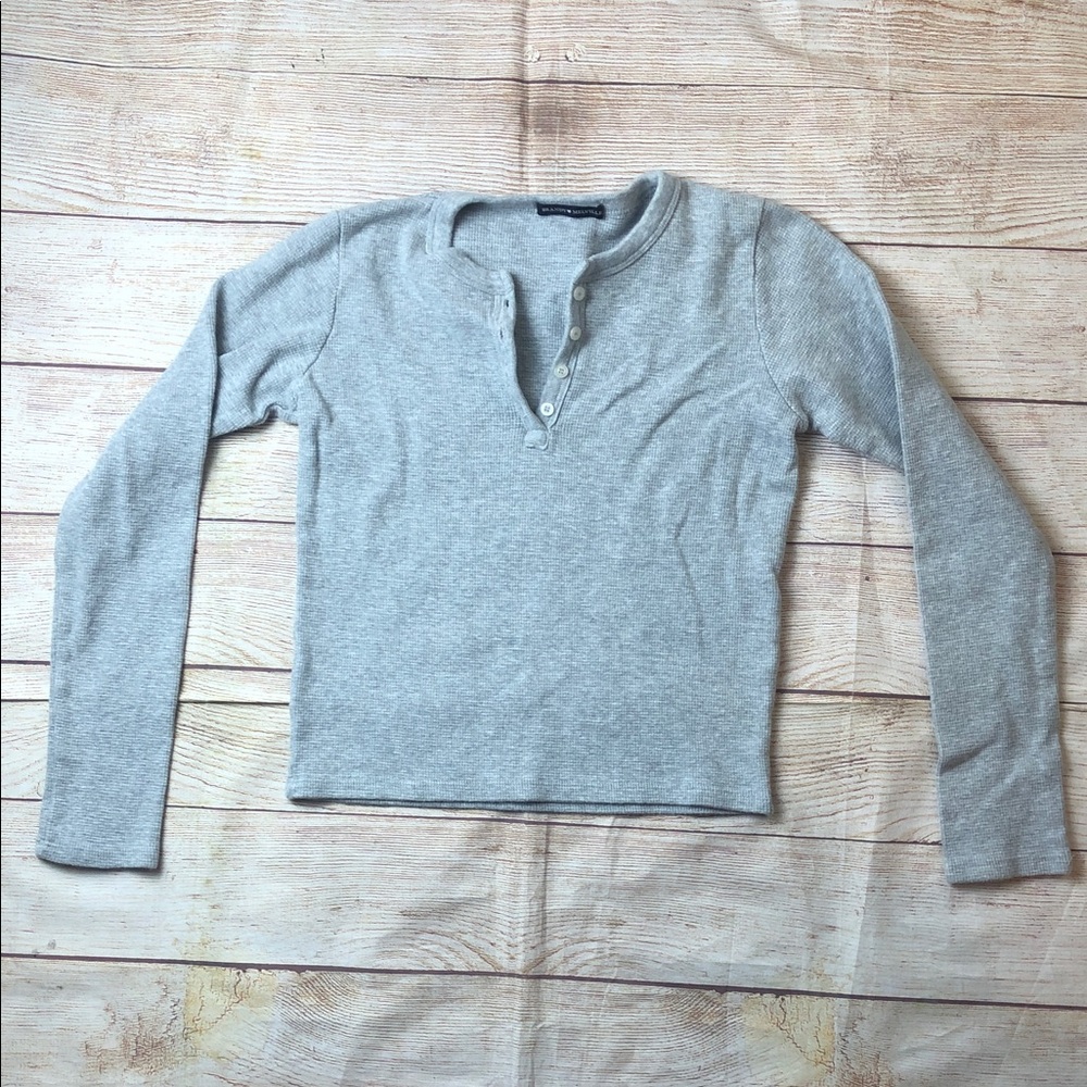 Brandy Melville Light Gray Long Sleeve‎ 🩵